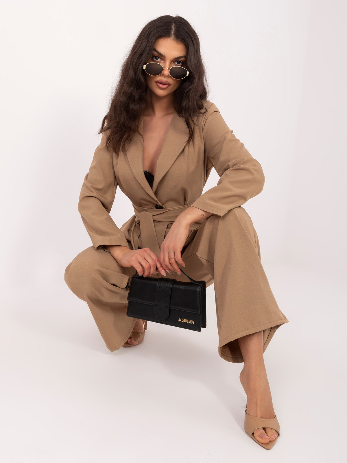 Conjunto camel con pantalón ancho