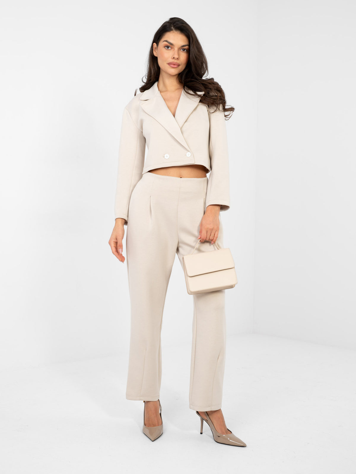 Conjunto beige de tejido suave