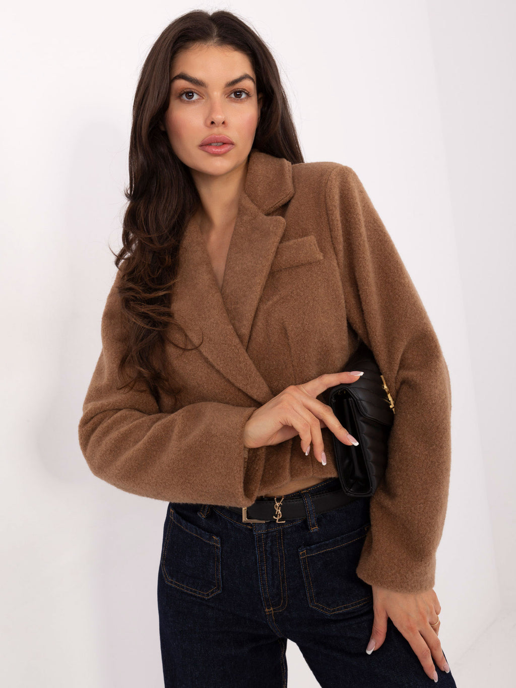 Abrigo corto camel estilo blazer