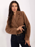 Abrigo corto camel estilo blazer