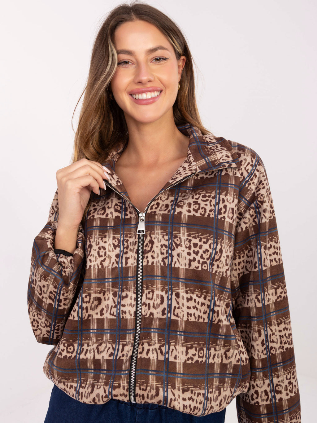 Chaqueta beige-marrón efecto ante con cuello