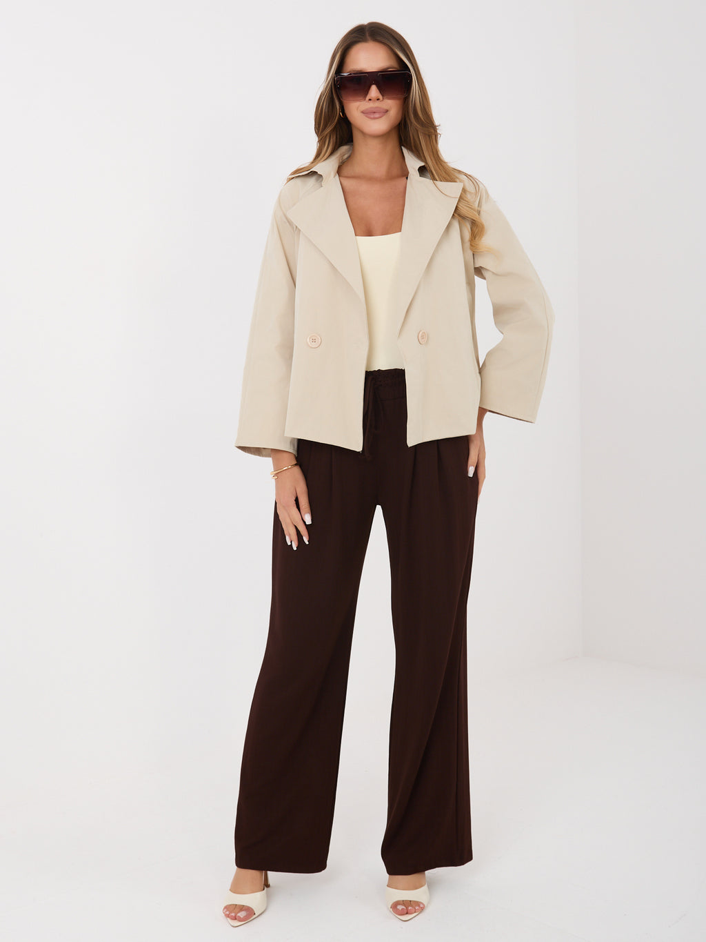Abrigo Beige de Entretiempo con Bolsillos