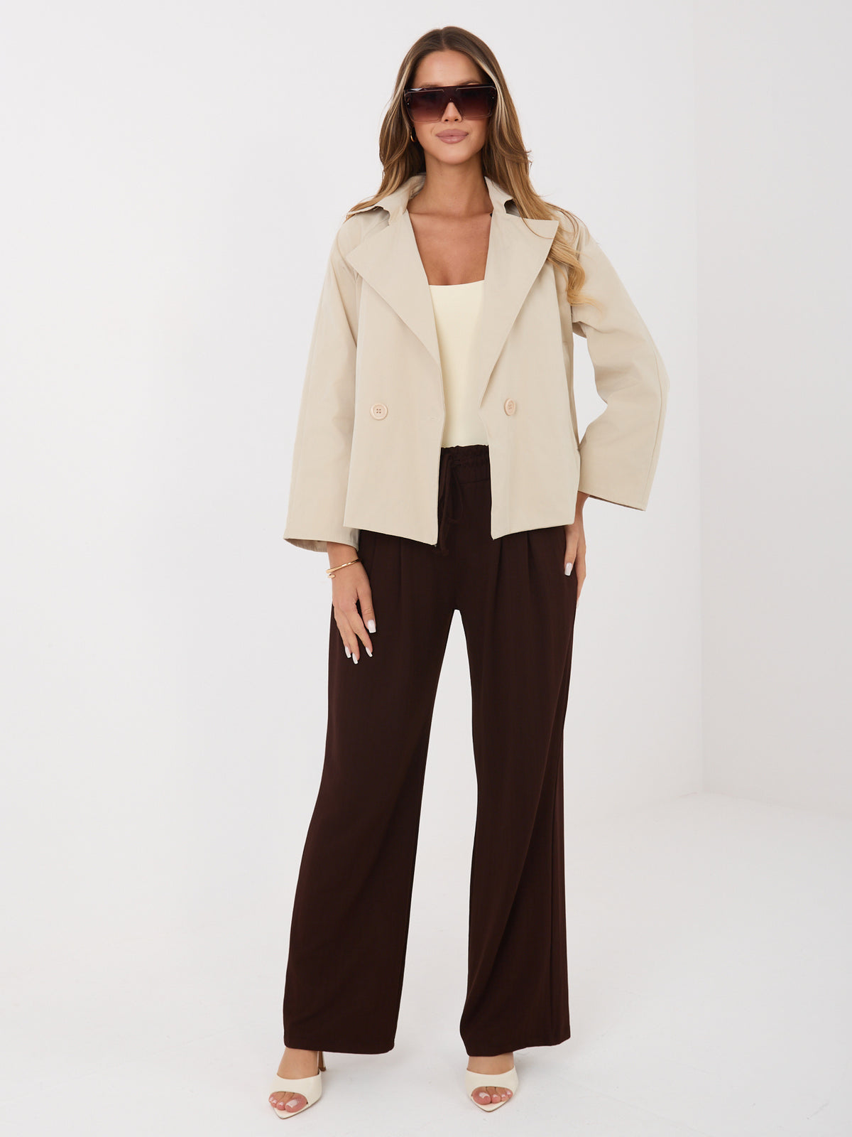 Abrigo Beige de Entretiempo con Bolsillos