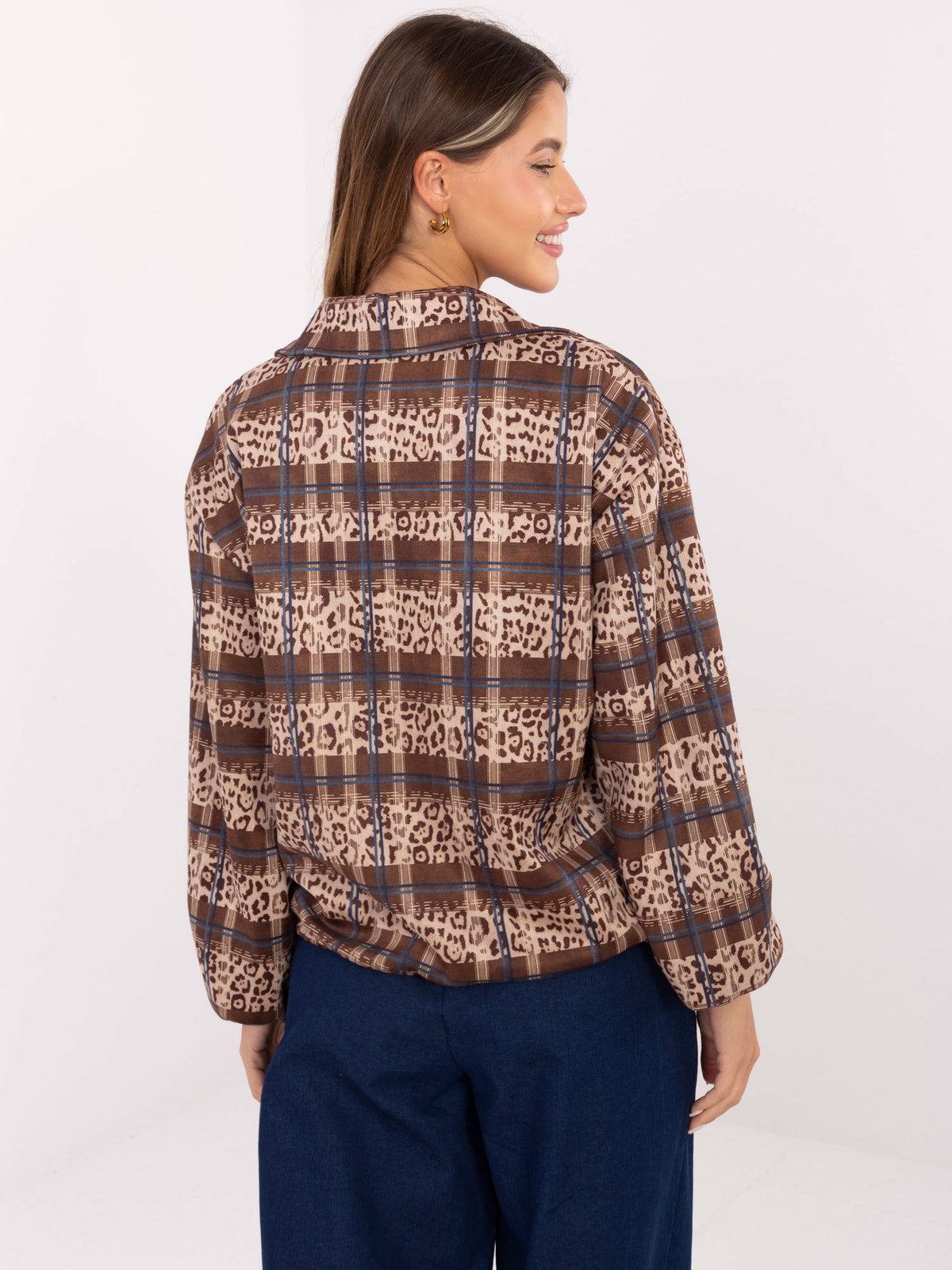 Chaqueta beige-marrón efecto ante con cuello