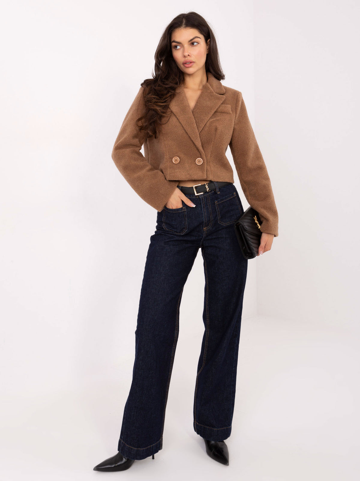 Abrigo corto camel estilo blazer