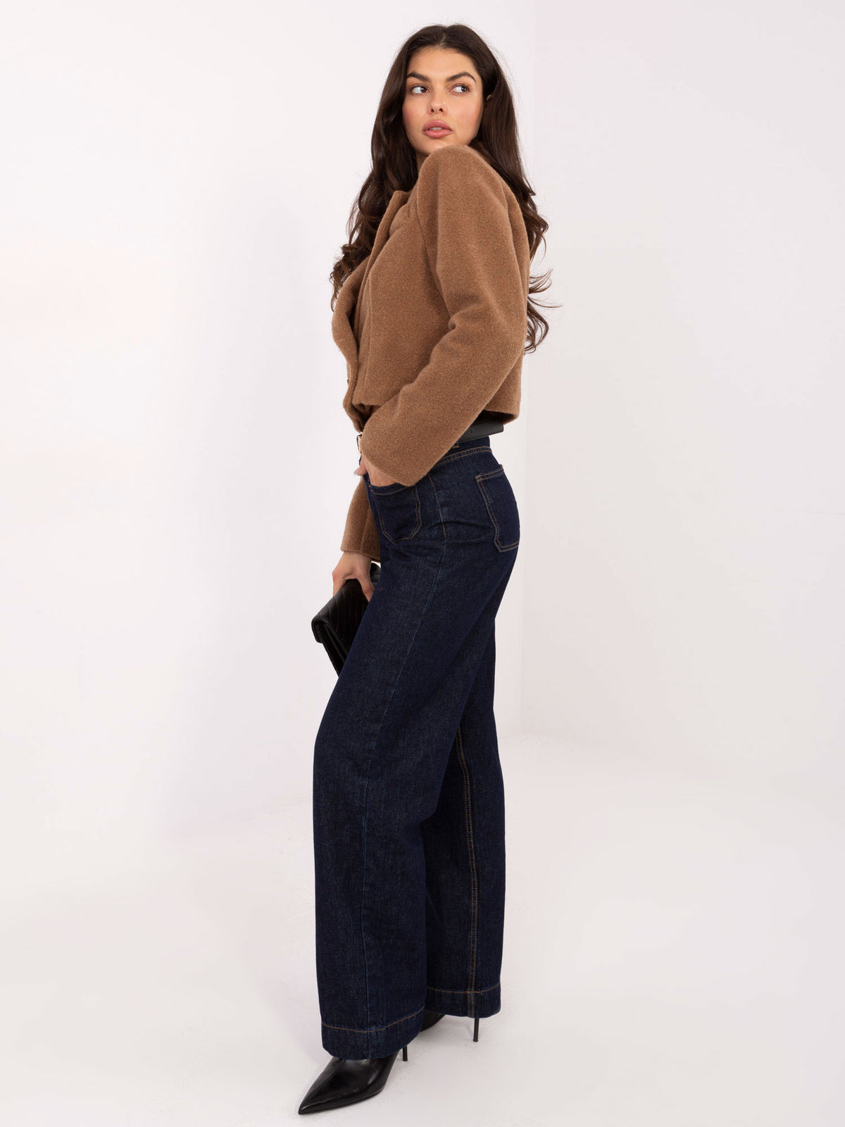 Abrigo corto camel estilo blazer