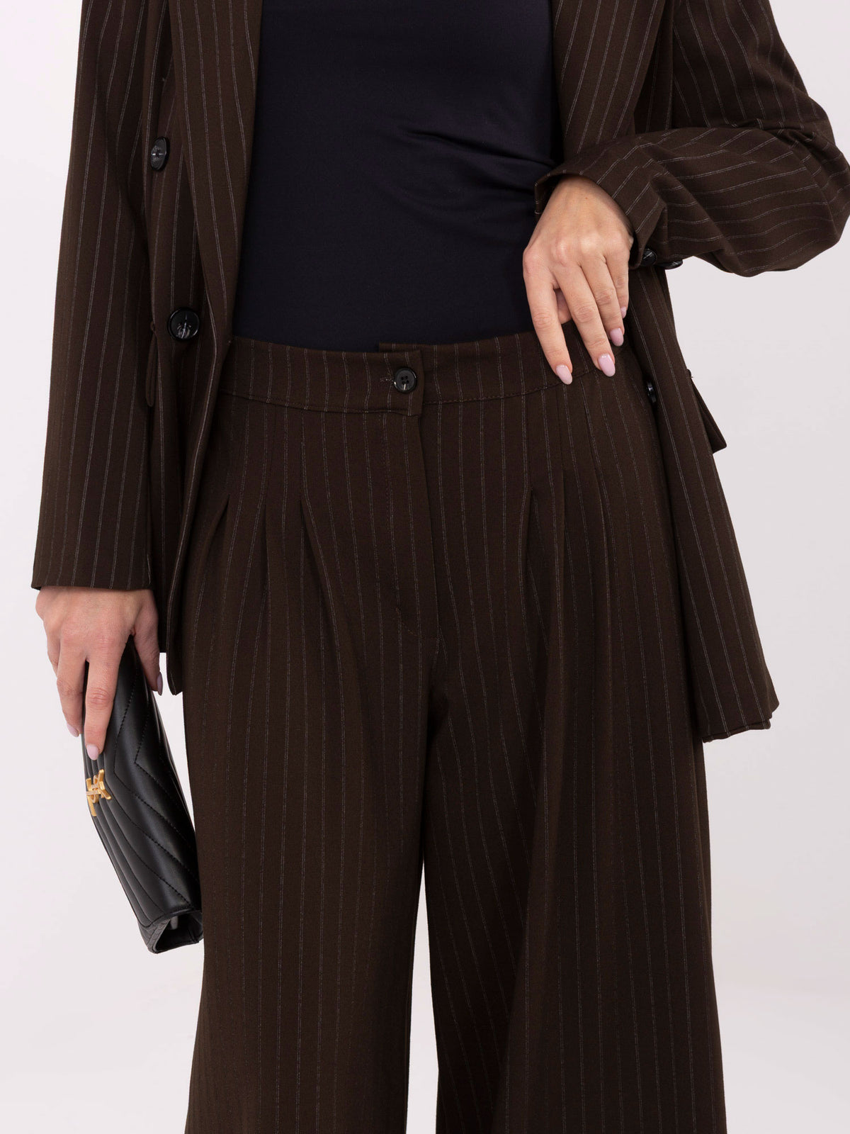 Pantalón traje ancho marrón oscuro
