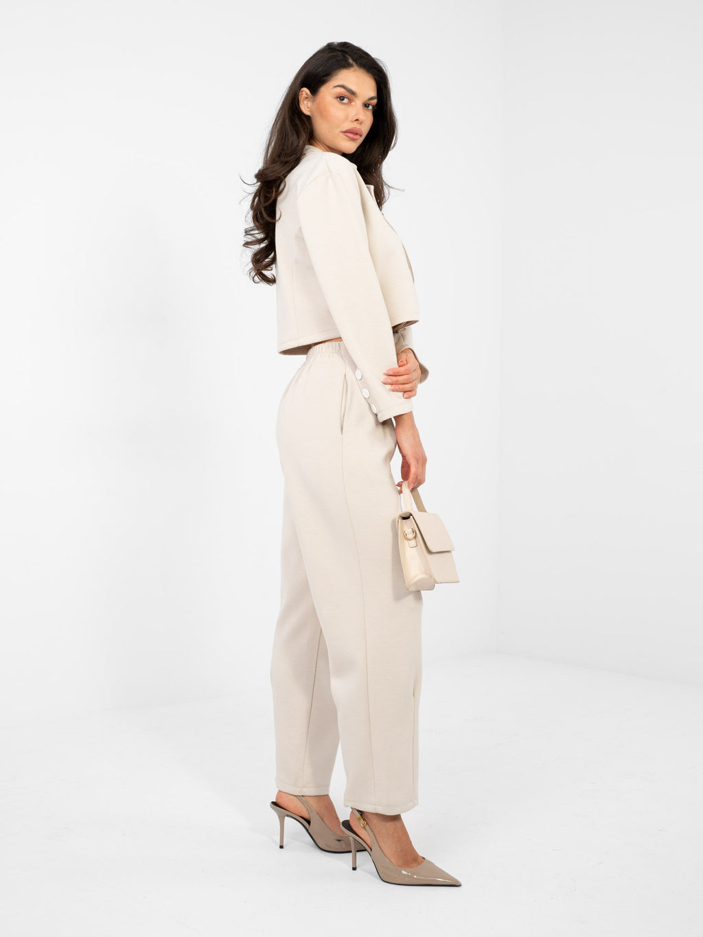 Conjunto beige de tejido suave