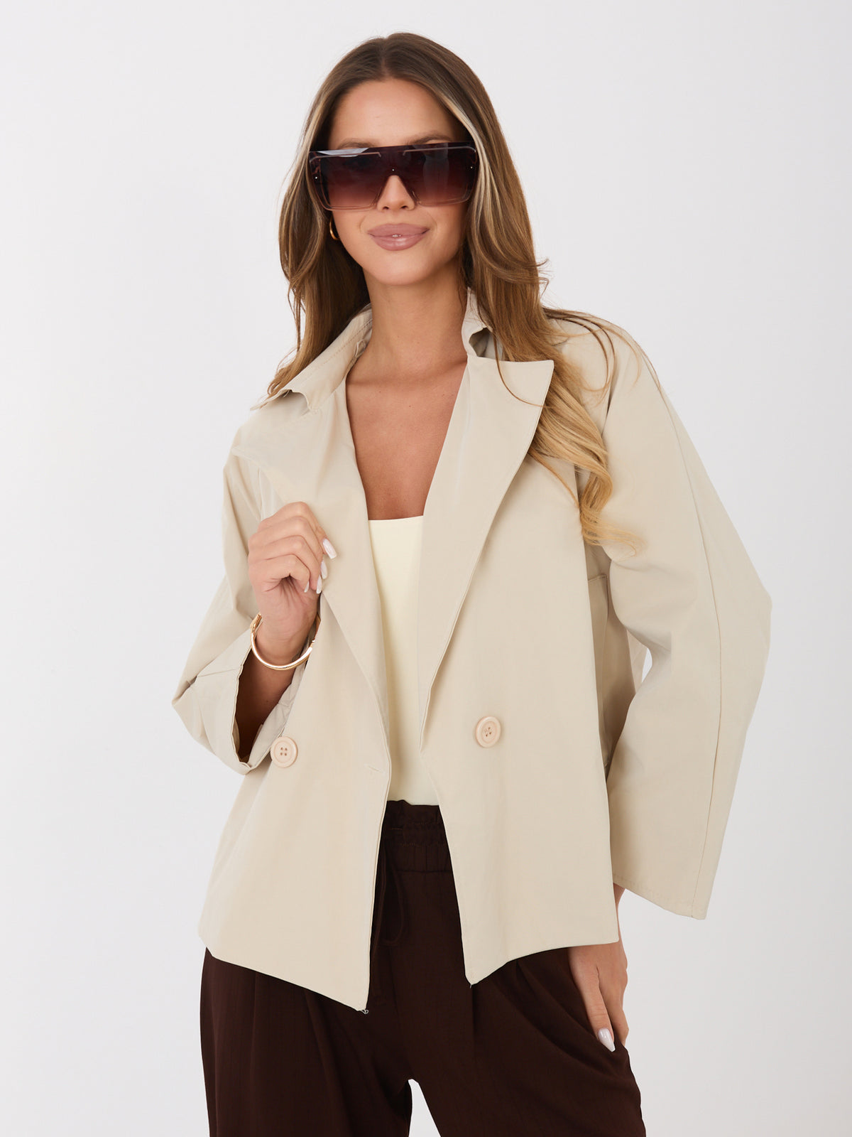 Abrigo Beige de Entretiempo con Bolsillos