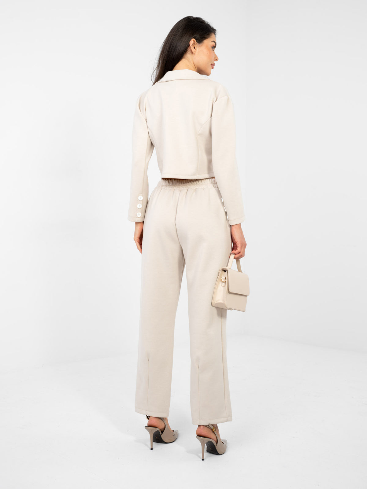 Conjunto beige de tejido suave