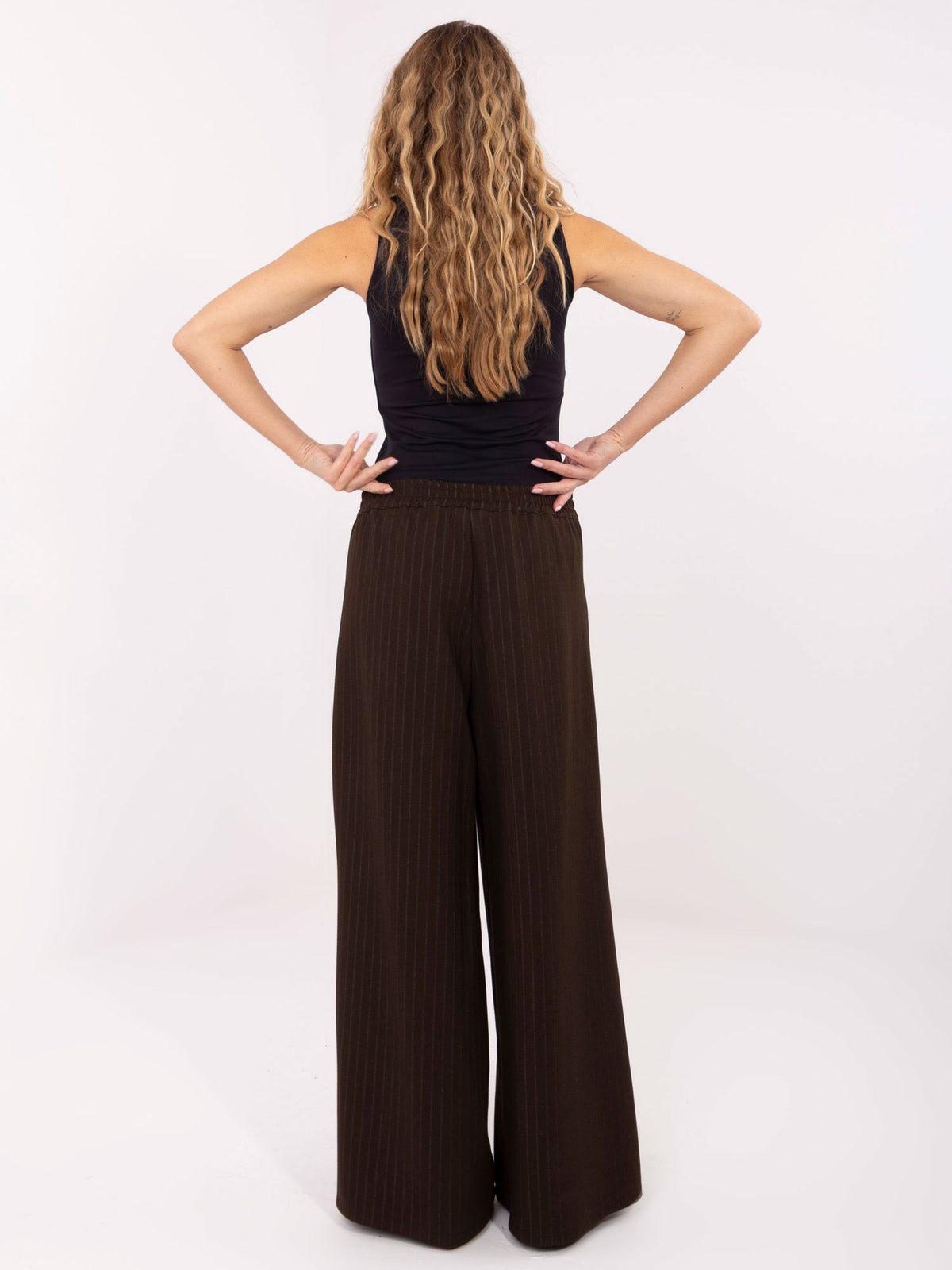 Pantalón traje ancho marrón oscuro
