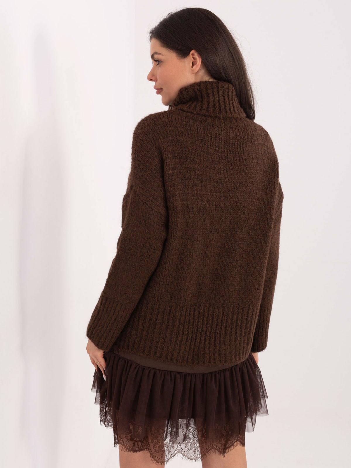 Jersey oversize cuello chimenea chocolate