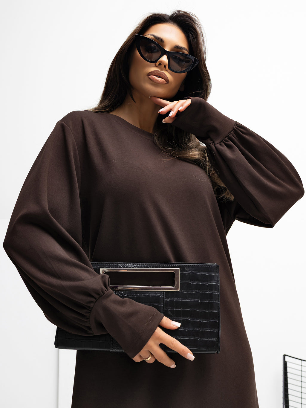 Vestido basic chocolate corte recto