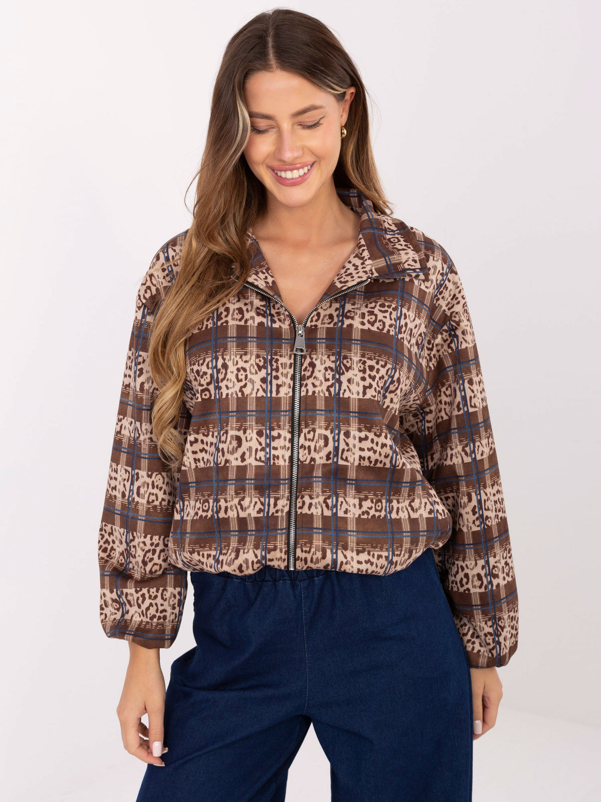 Chaqueta beige-marrón efecto ante con cuello