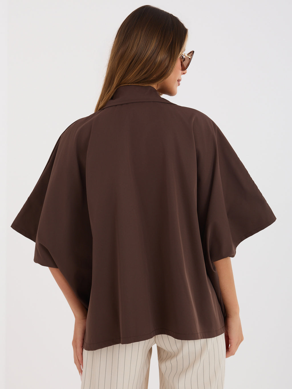 Abrigo Oversize Marrón Manga Corta