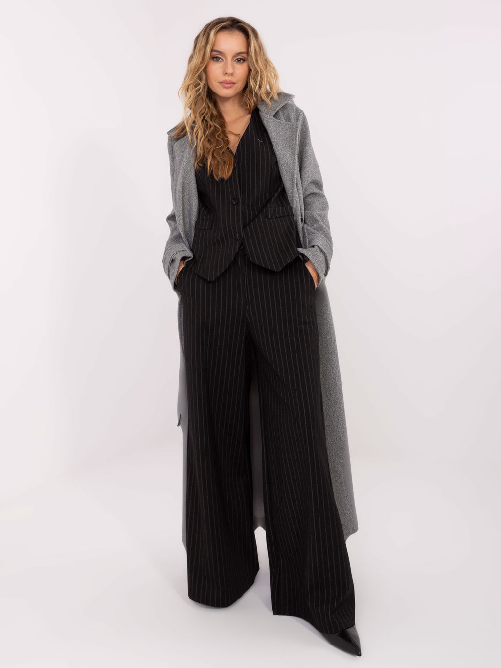 Pantalón elegante negro con bolsillos
