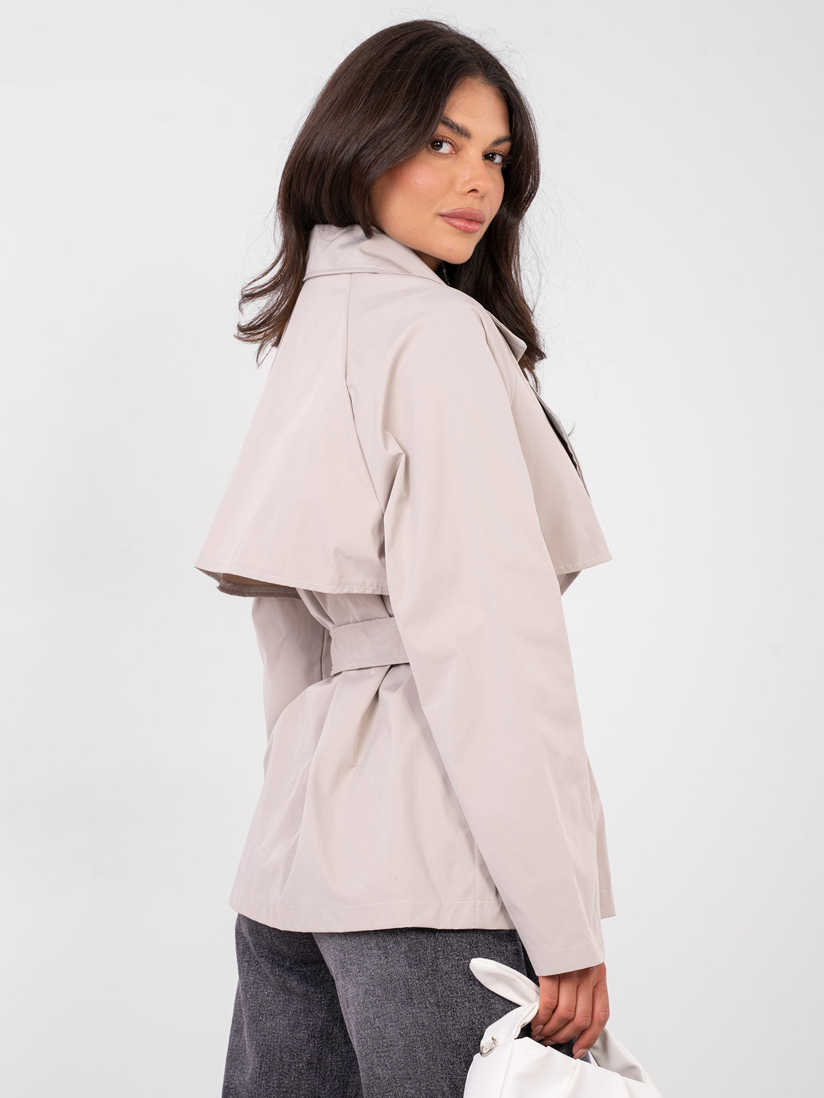 Trench Beige Corto con Bolsillos